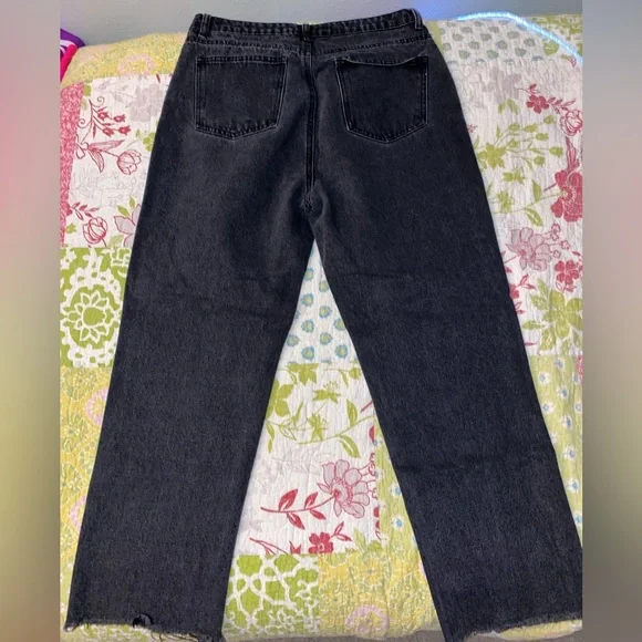 Pretty little thing straight leg washed black jean - Picture 2 of 3